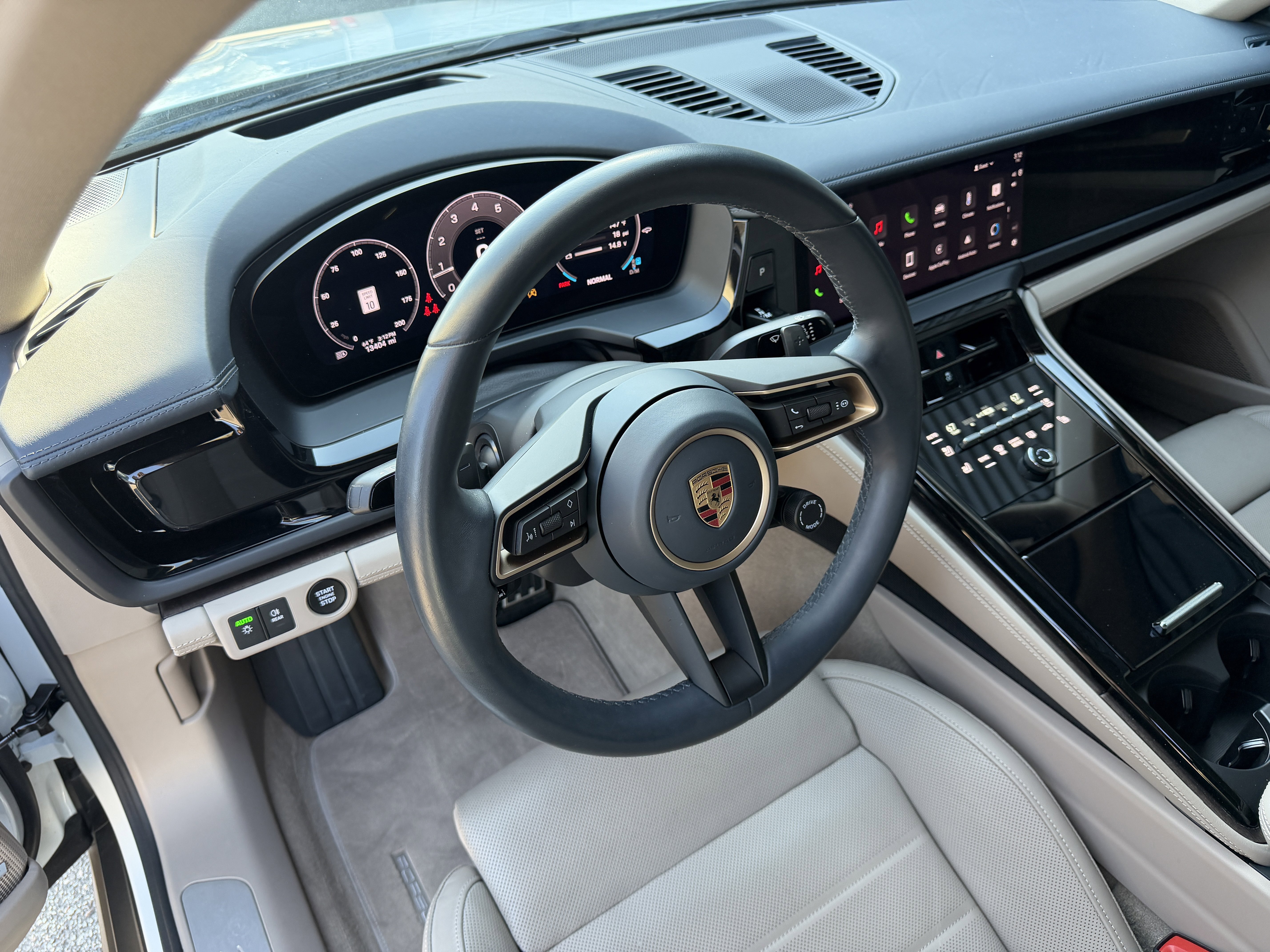 Certified 2024 Porsche Panamera 4 image 4