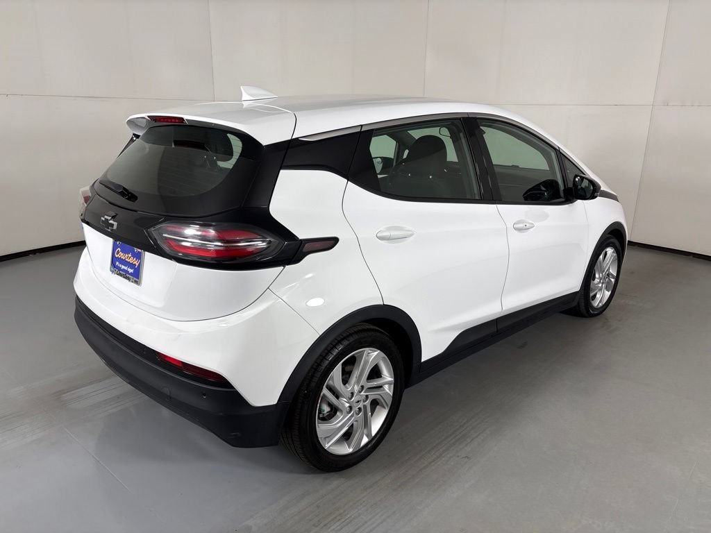 Certified 2023 Chevrolet Bolt LT w/ Driver Confidence Package FWD image 10