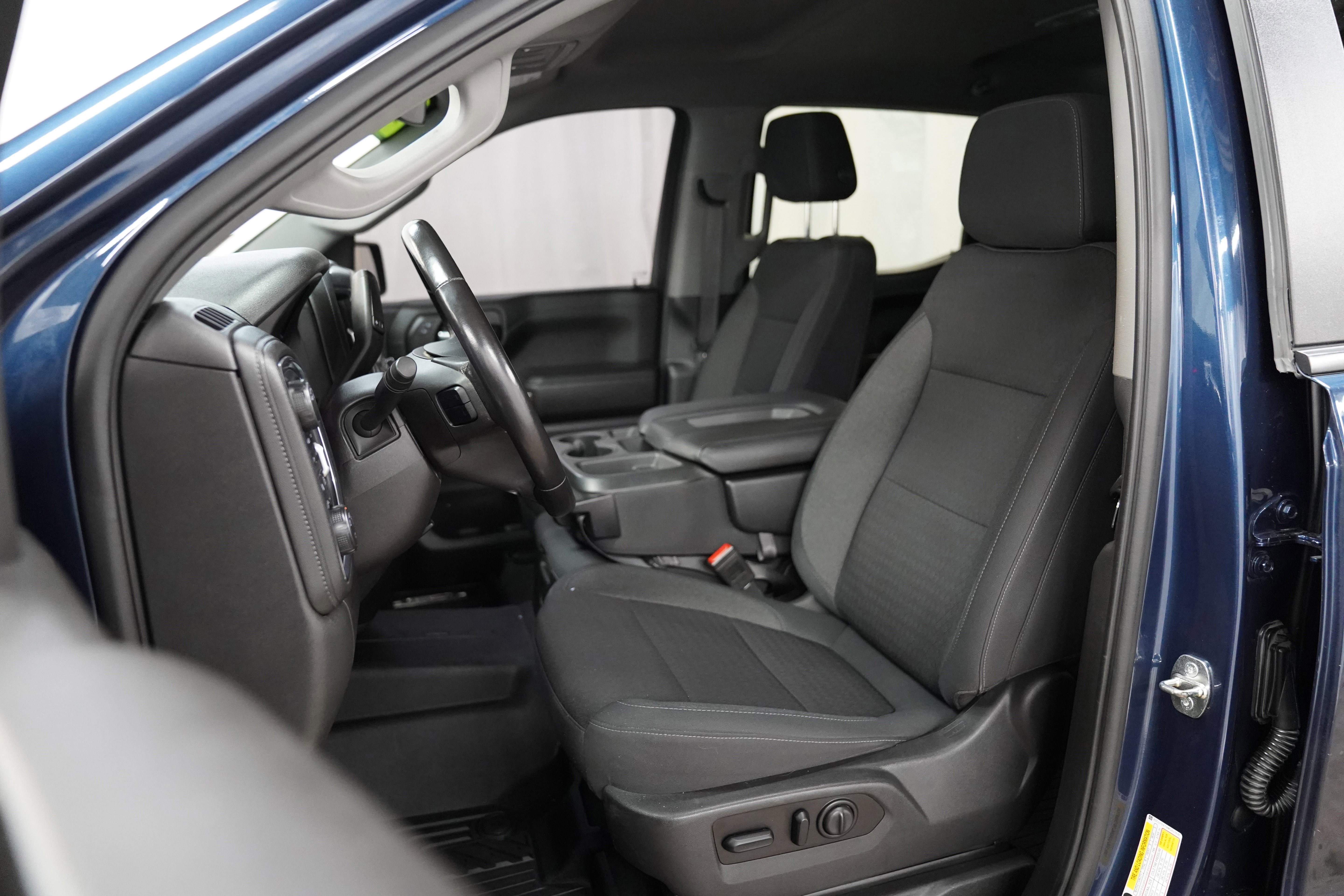 Used 2021 Chevrolet Silverado 1500 RST AWD/4WD image 4