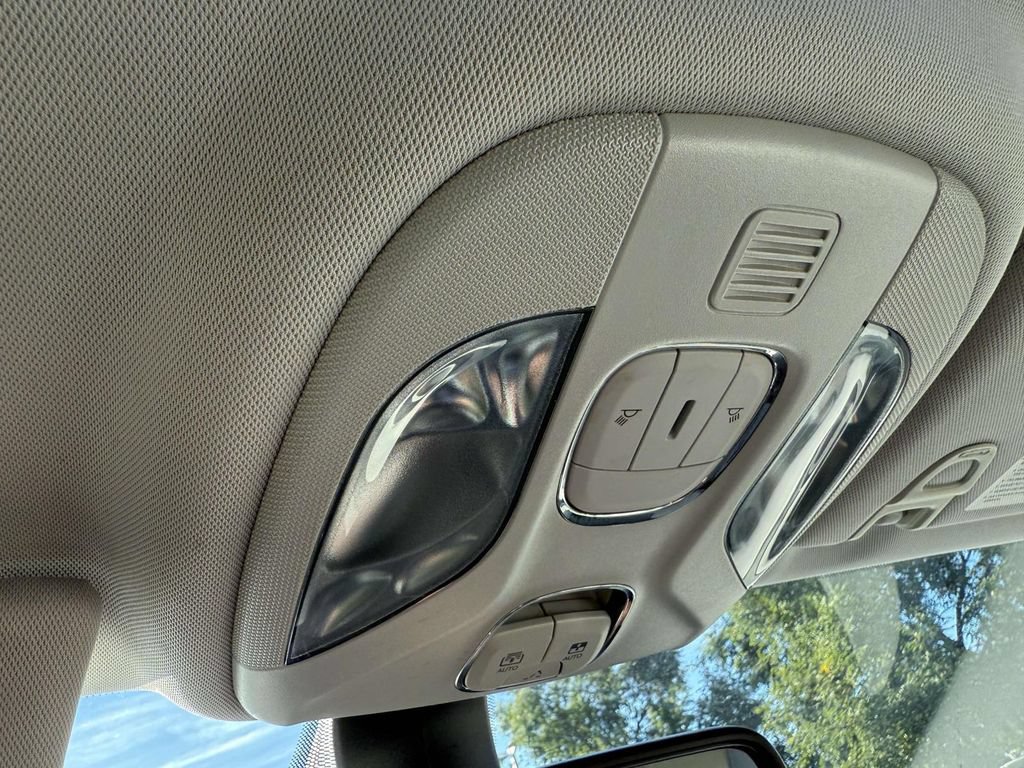 Used 2019 Jeep Compass Latitude FWD image 29