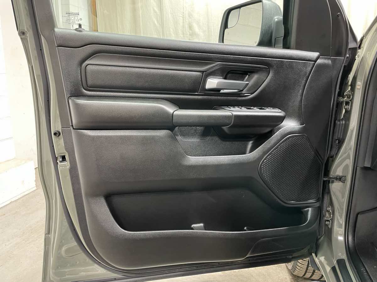 Used 2026 RAM 1500 Express AWD/4WD image 8
