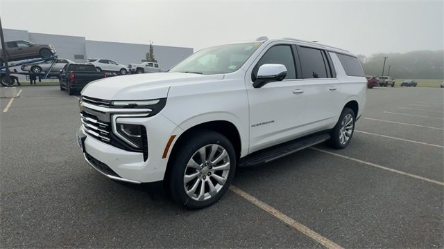 New 2025 Chevrolet Suburban Premier image 4