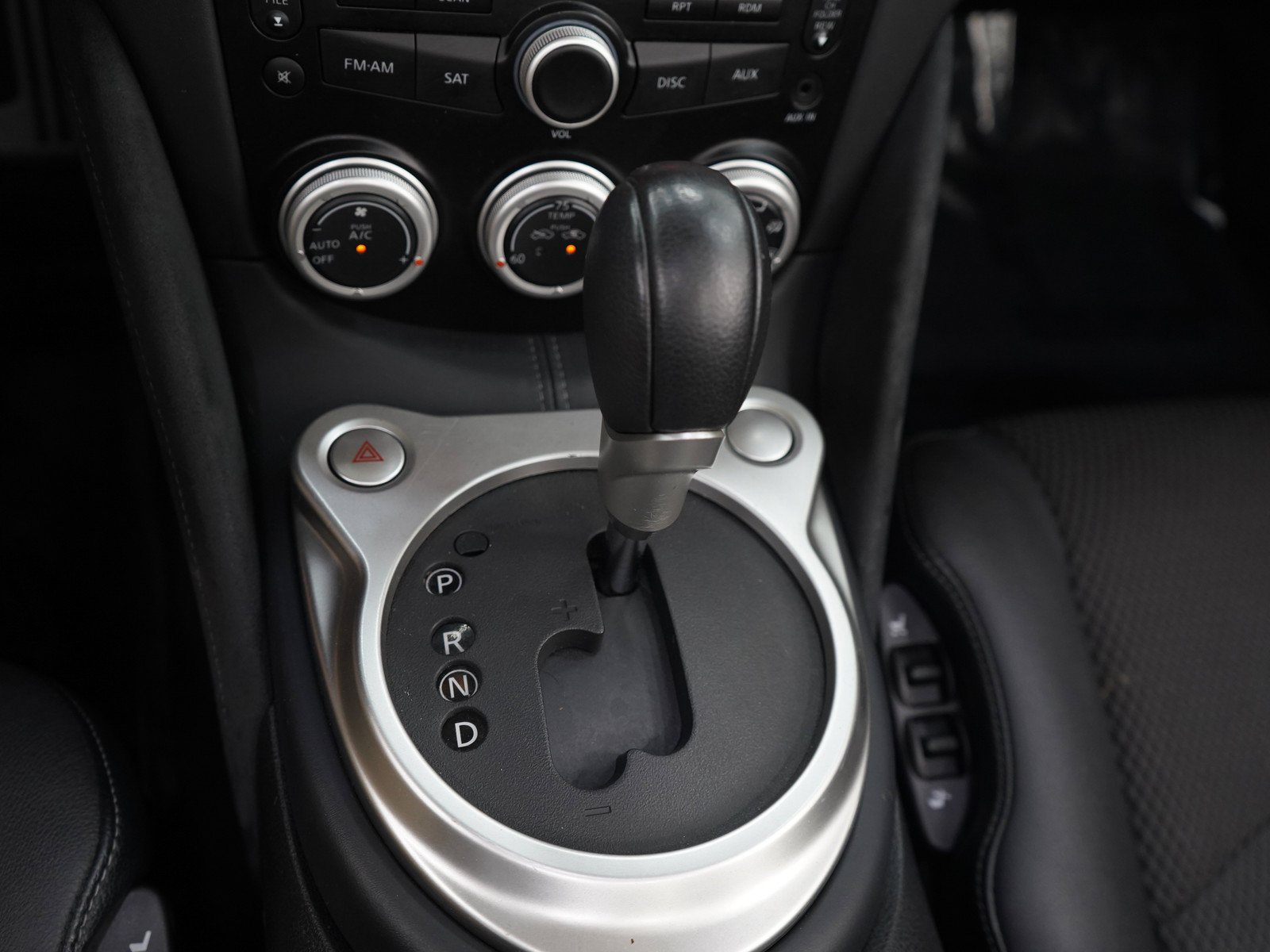 Used 2014 Nissan 370Z Touring w/ Sport Package RWD image 18