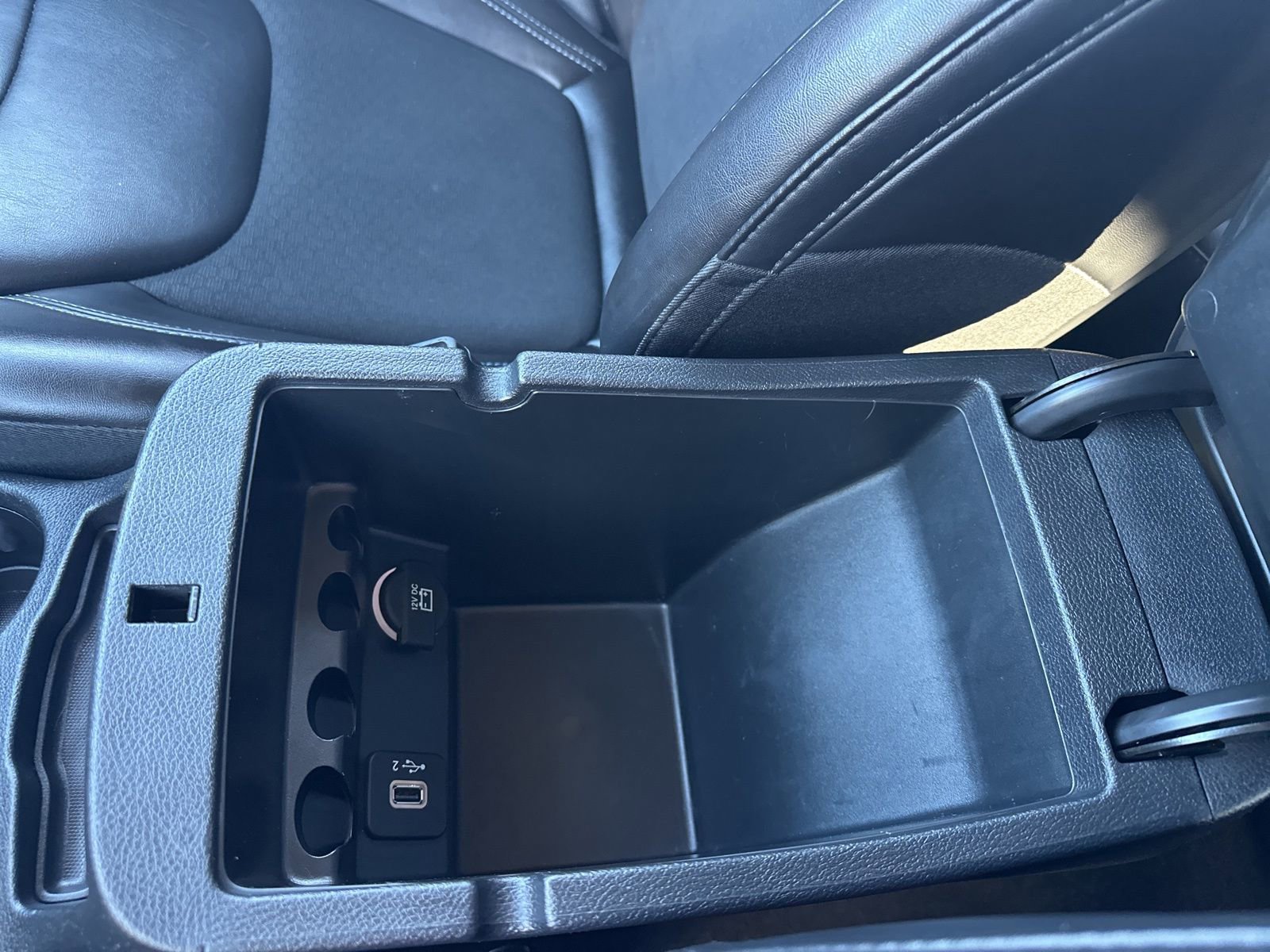 Used 2020 Jeep Cherokee Latitude Plus image 52