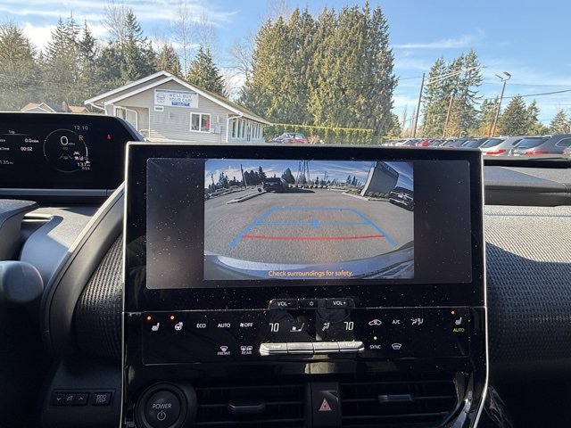 Used 2023 Toyota bZ4X FWD image 18