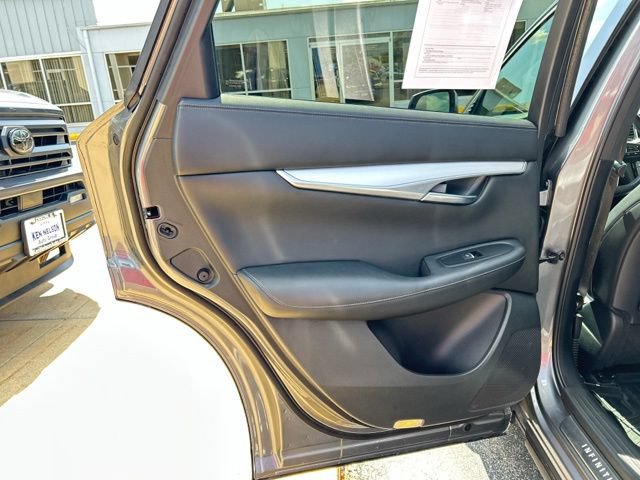 Used 2021 INFINITI QX50 Luxe FWD image 18