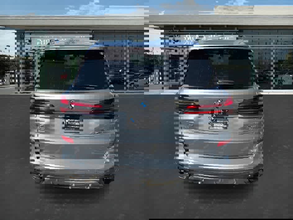 Used 2024 BMW X5 xDrive50e w/ M Sport Package image 8