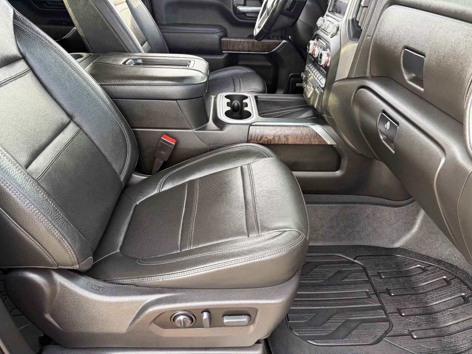 Used 2022 GMC Sierra 3500 Denali w/ Denali Ultimate Package AWD/4WD image 12