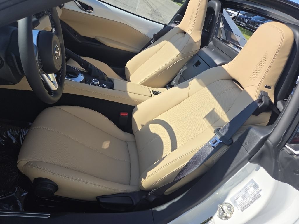 New 2026 MAZDA MX-5 Miata RF Grand Touring w/ Weather Package RWD image 17