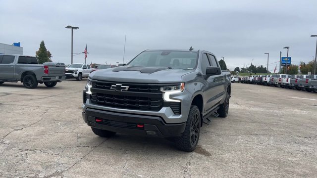 Used 2023 Chevrolet Silverado 1500 LT Trail Boss w/ LPO, Dark Essentials Package AWD/4WD image 4
