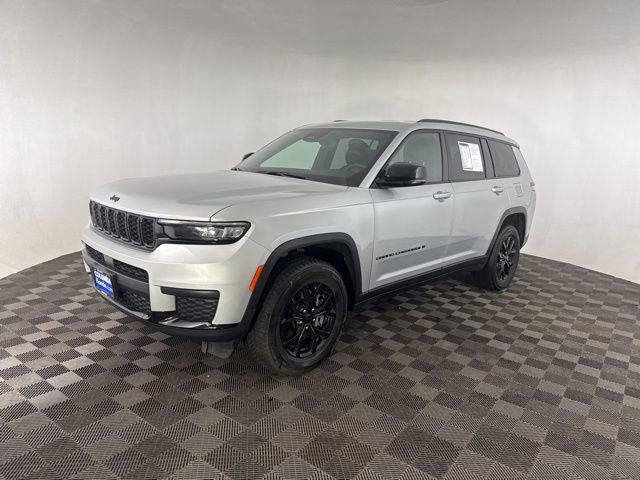 Used 2024 Jeep Grand Cherokee L Laredo image 4