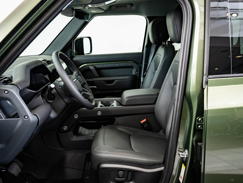 New 2026 Land Rover Defender 110 X-Dynamic SE image 19
