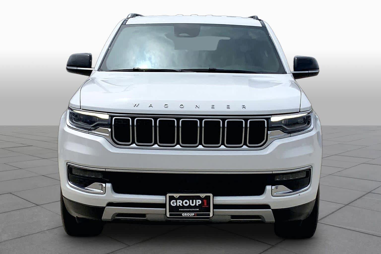 Used 2024 Jeep Wagoneer L Series II RWD image 4