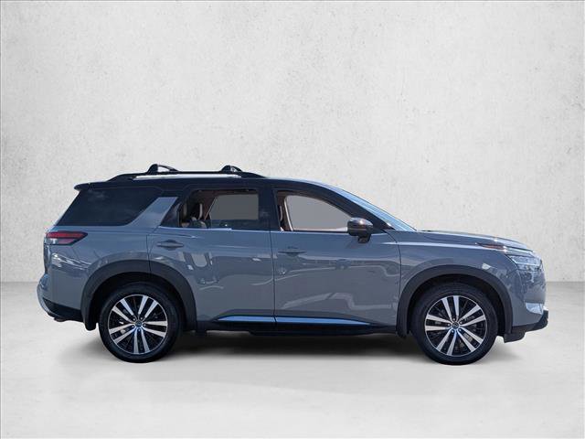 Used 2024 Nissan Pathfinder Platinum w/ Cargo Package AWD/4WD video 4