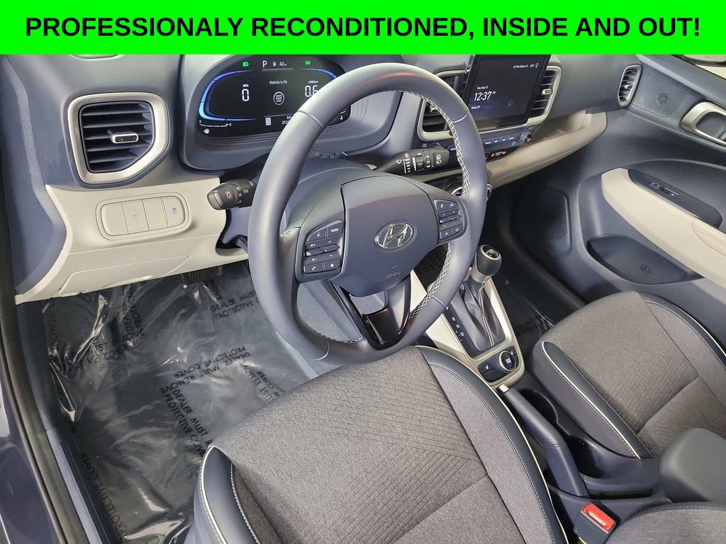 Used 2024 Hyundai Venue Limited FWD image 8