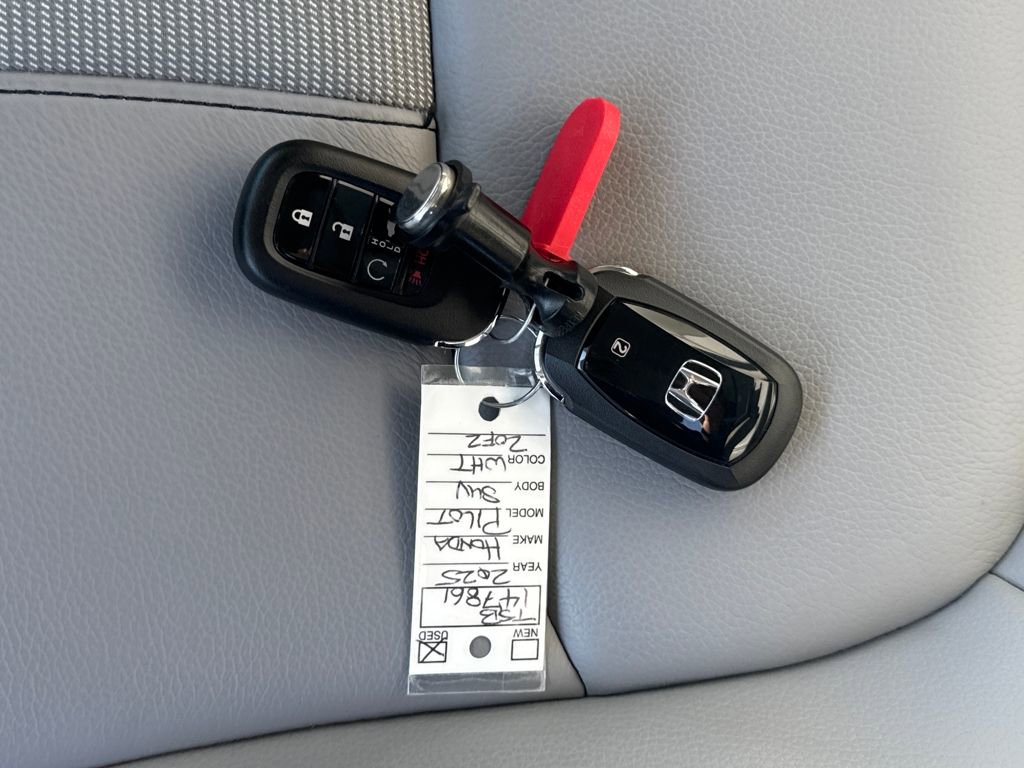 Certified 2025 Honda Pilot Touring image 26