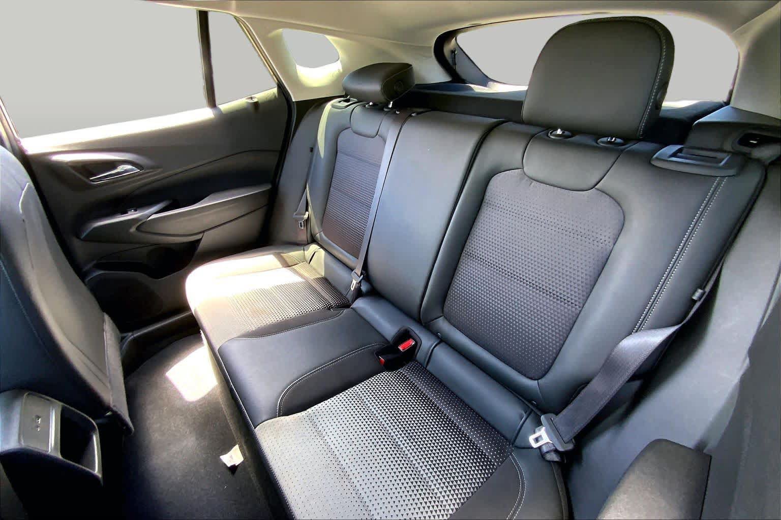 Used 2025 Chevrolet Trax LT FWD image 20