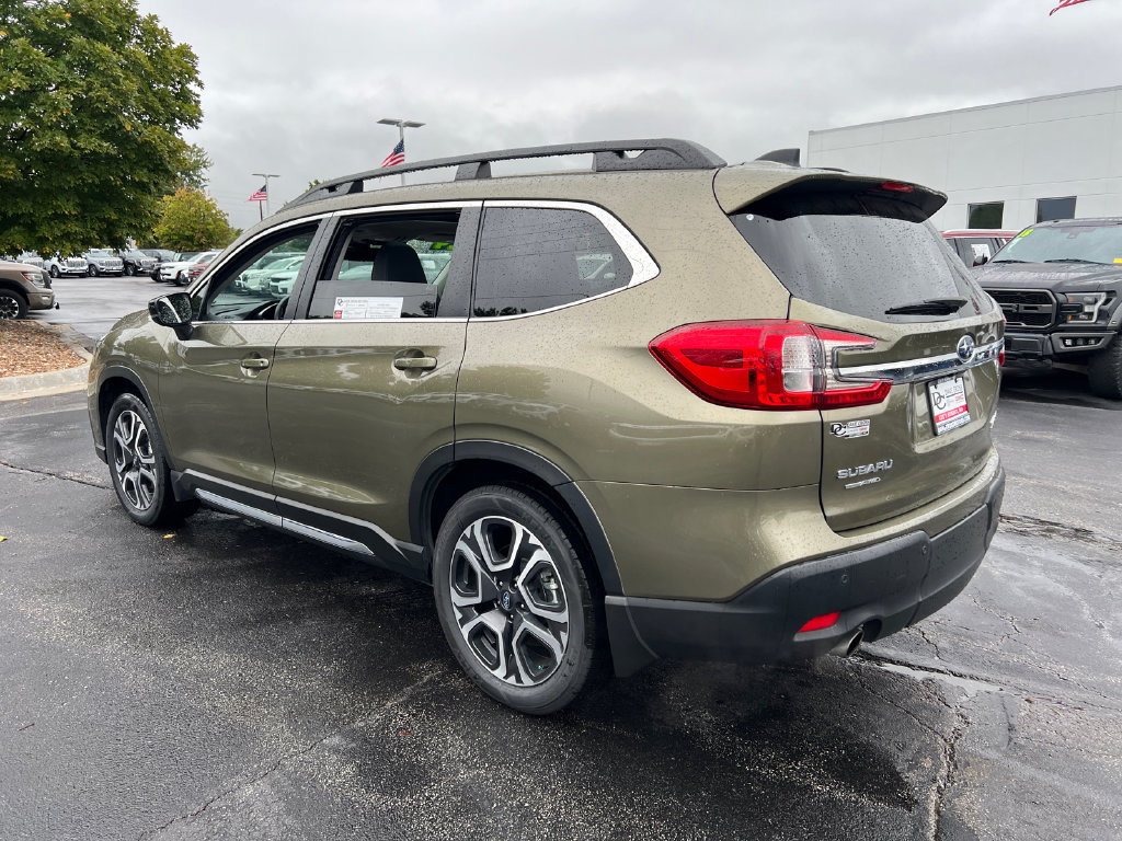 Used 2024 Subaru Ascent Limited w/ Technology Package AWD/4WD image 10