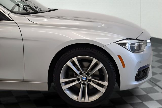 Used 2017 BMW 330i xDrive Sedan AWD/4WD image 13