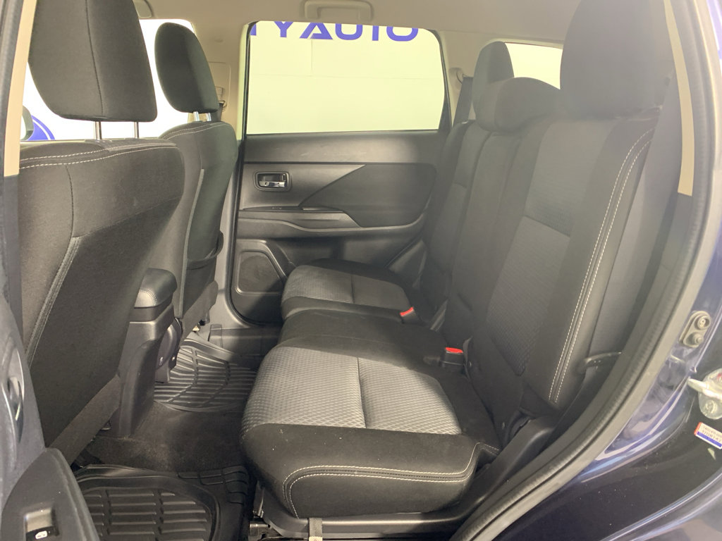 Used 2018 Mitsubishi Outlander ES image 32