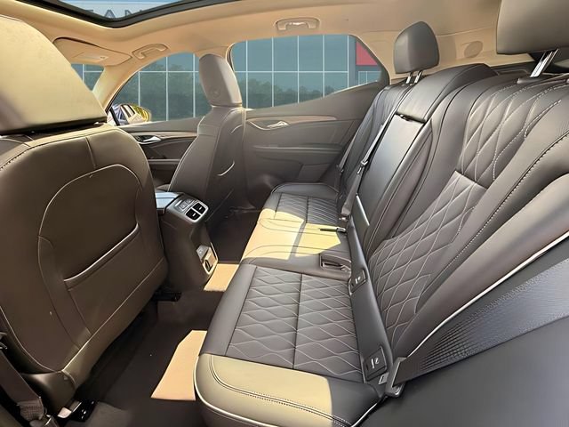 Used 2023 Buick Envision Avenir AWD/4WD image 26