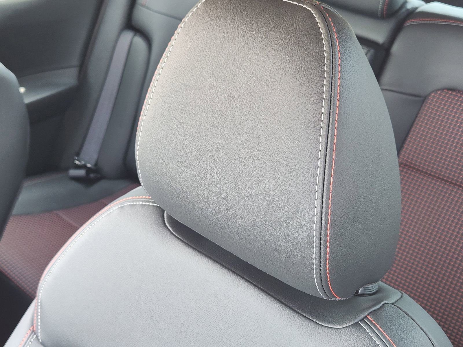 New 2026 Nissan Kicks SR image 14