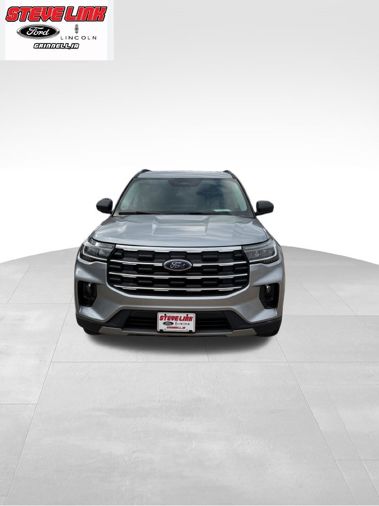 Used 2025 Ford Explorer Active w/ Active Comfort Package AWD/4WD image 2