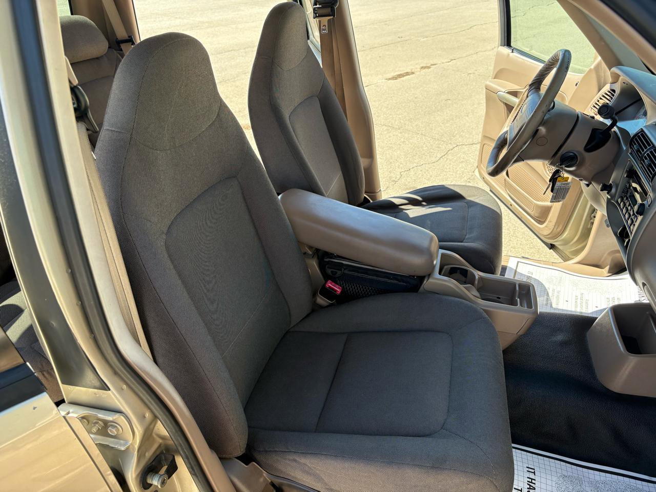 Used 2001 Ford Explorer Sport Trac 2WD image 18