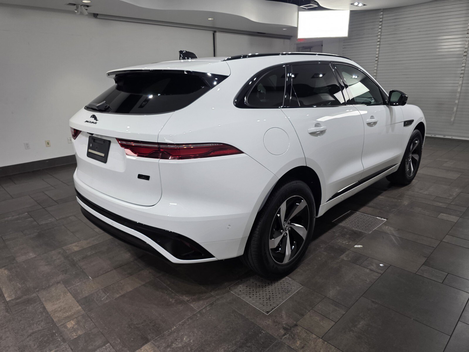 New 2026 Jaguar F-PACE R-Dynamic S AWD/4WD image 23
