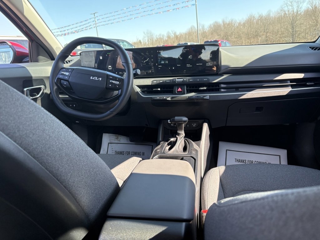 Used 2025 Kia K4 EX image 26