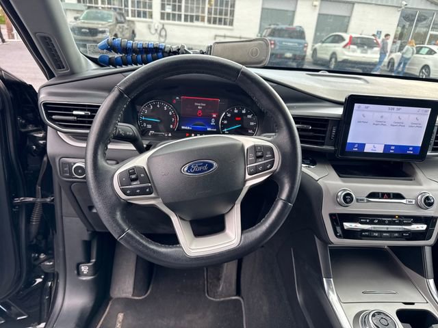 Used 2023 Ford Explorer XLT w/ Equipment Group 202A AWD/4WD image 13