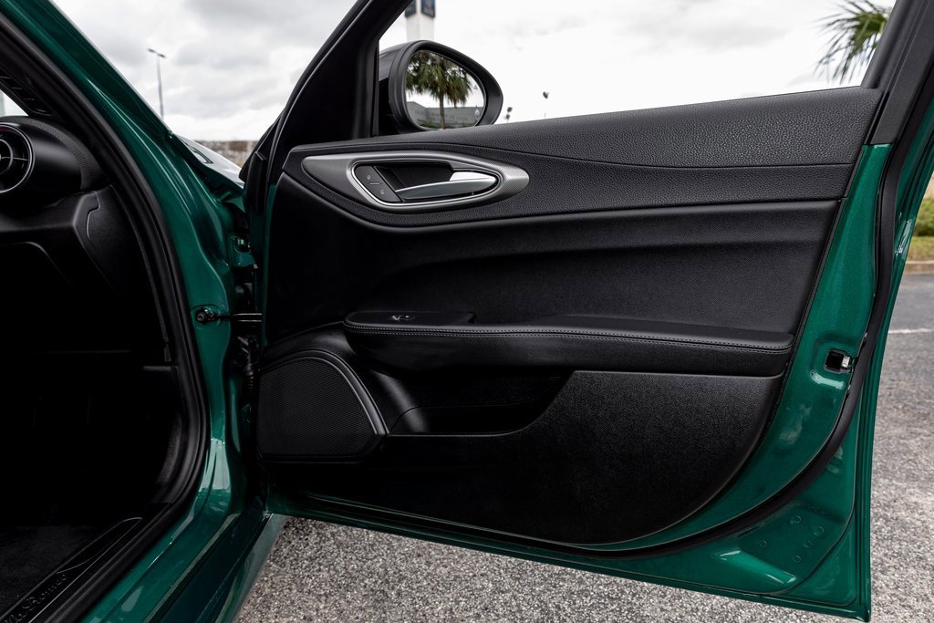 New 2025 Alfa Romeo Giulia w/ Veloce Package Rwd image 35