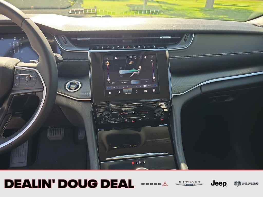 Used 2023 Jeep Grand Cherokee Laredo image 19