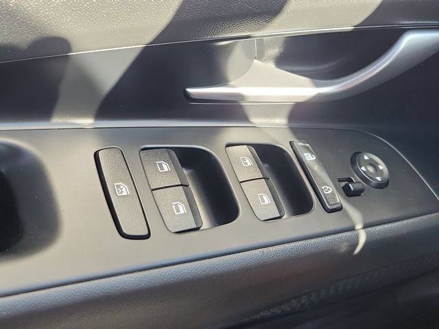 Certified 2025 Hyundai Elantra SE FWD image 16