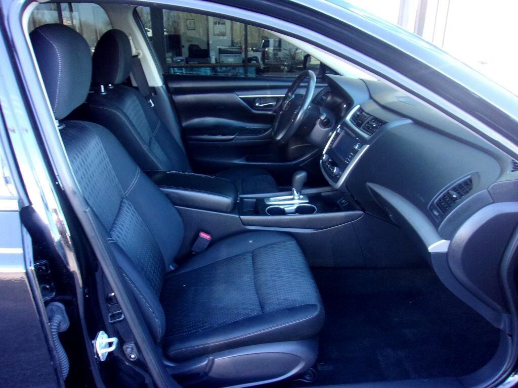 Used 2017 Nissan Altima 2.5 SV w/ Convenience Package image 13