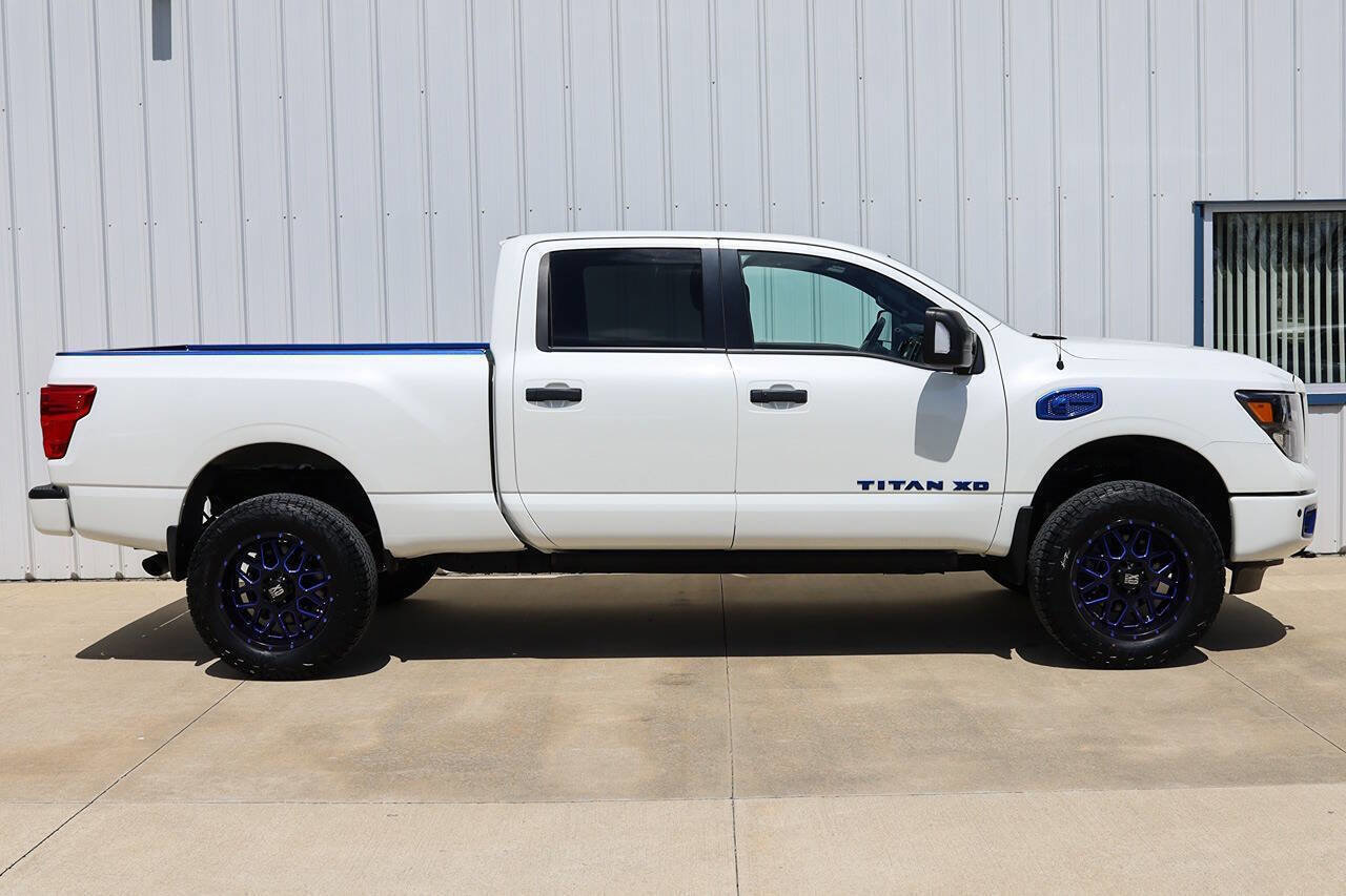 Used 2018 Nissan Titan SV w/ SV Convenience Package AWD/4WD image 6