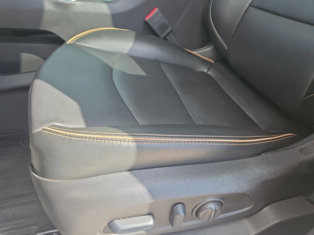 Used 2024 GMC Terrain AT4 AWD/4WD image 25