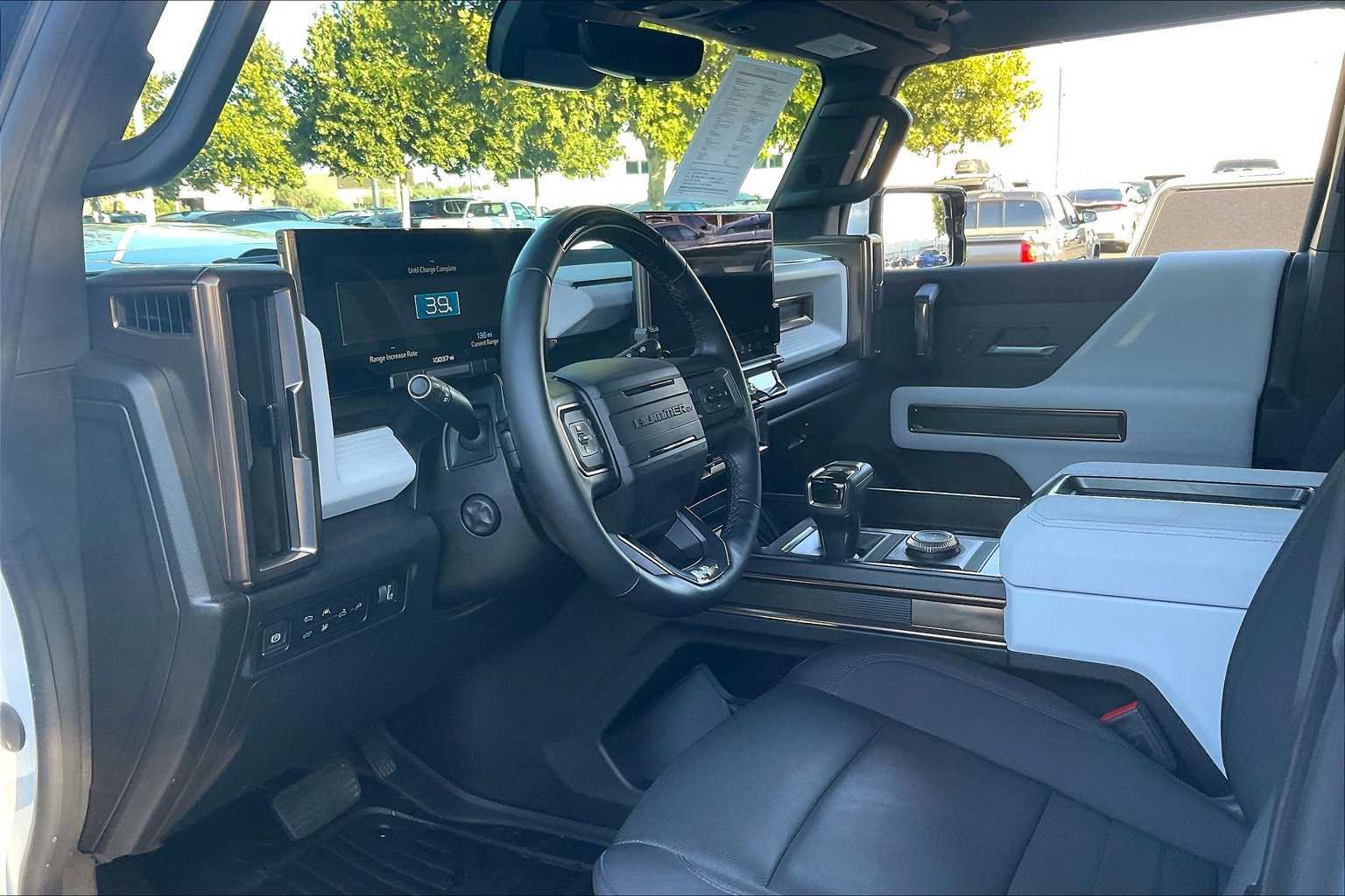 Used 2025 GMC Hummer EV 2X image 17
