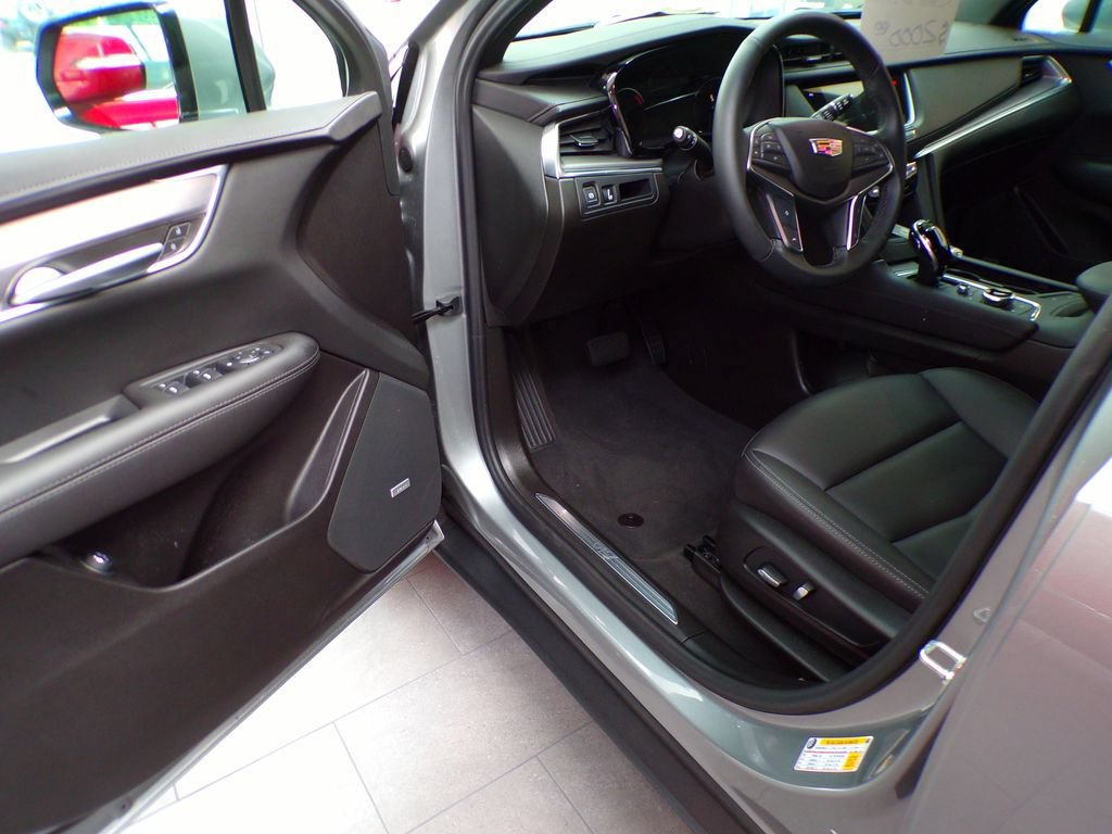 New 2026 Cadillac XT5 Luxury AWD/4WD image 9