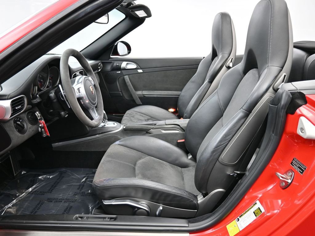 Used 2012 Porsche 911 Carrera 4 GTS AWD/4WD image 8