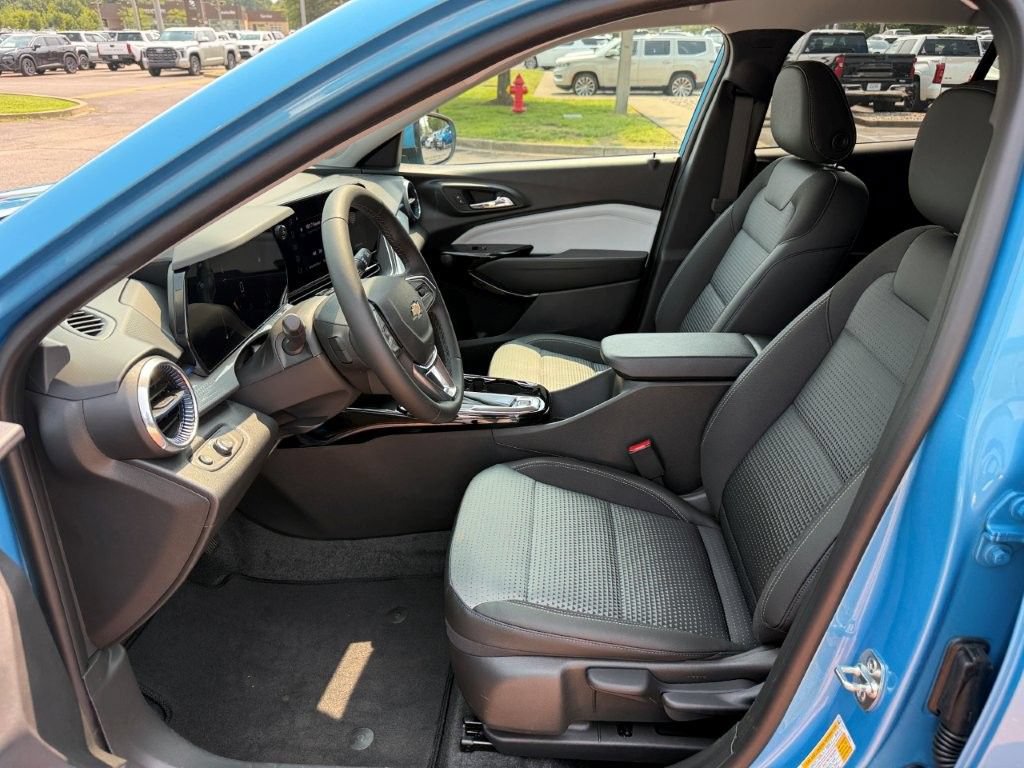 New 2026 Chevrolet Trax LT w/ Driver Confidence Package FWD image 11