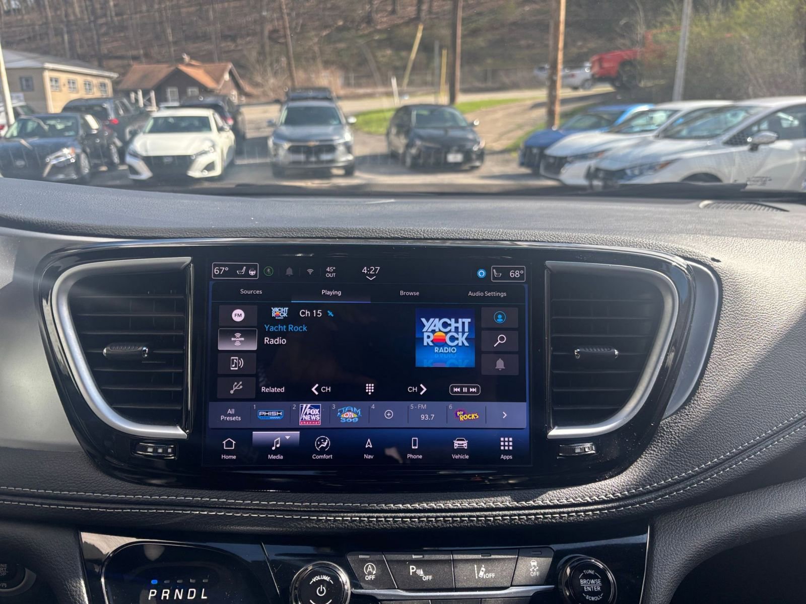 Used 2025 Chrysler Pacifica Limited image 20