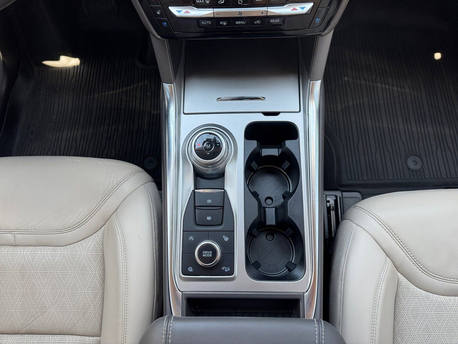 Used 2021 Ford Explorer Platinum w/ Equipment Group 601A AWD/4WD image 11