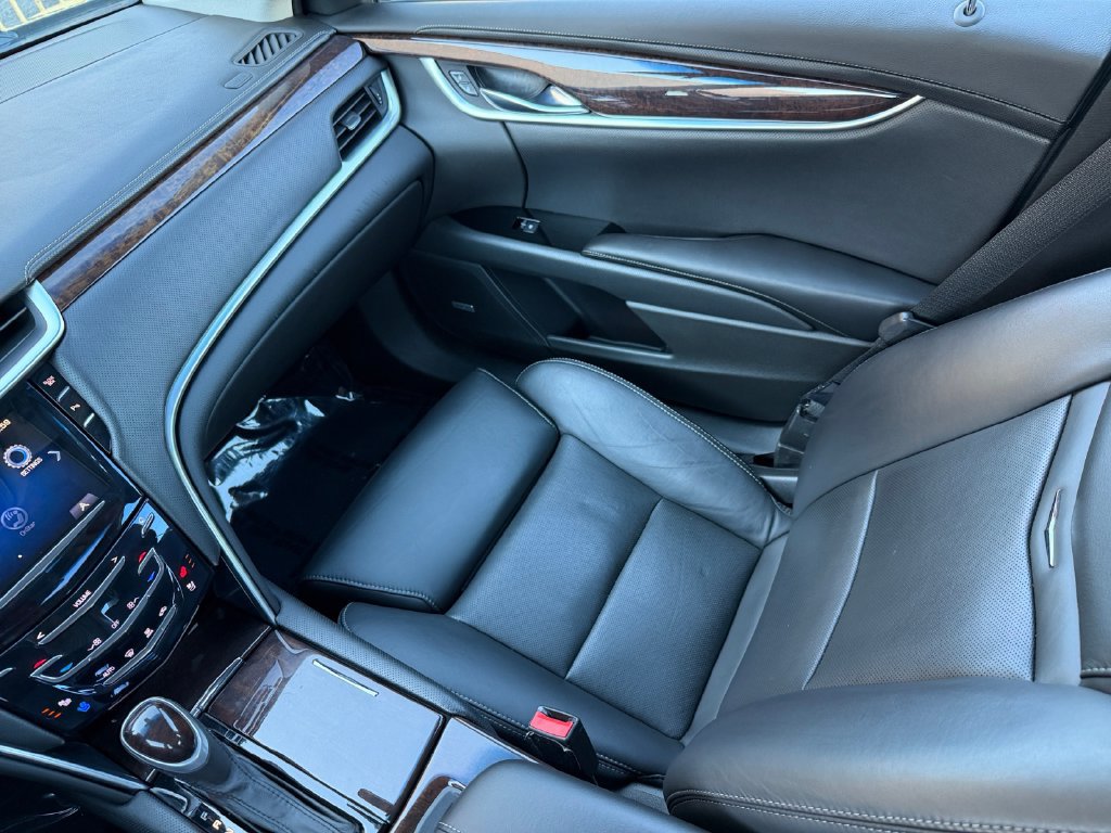 Used 2013 Cadillac XTS Luxury AWD/4WD image 17
