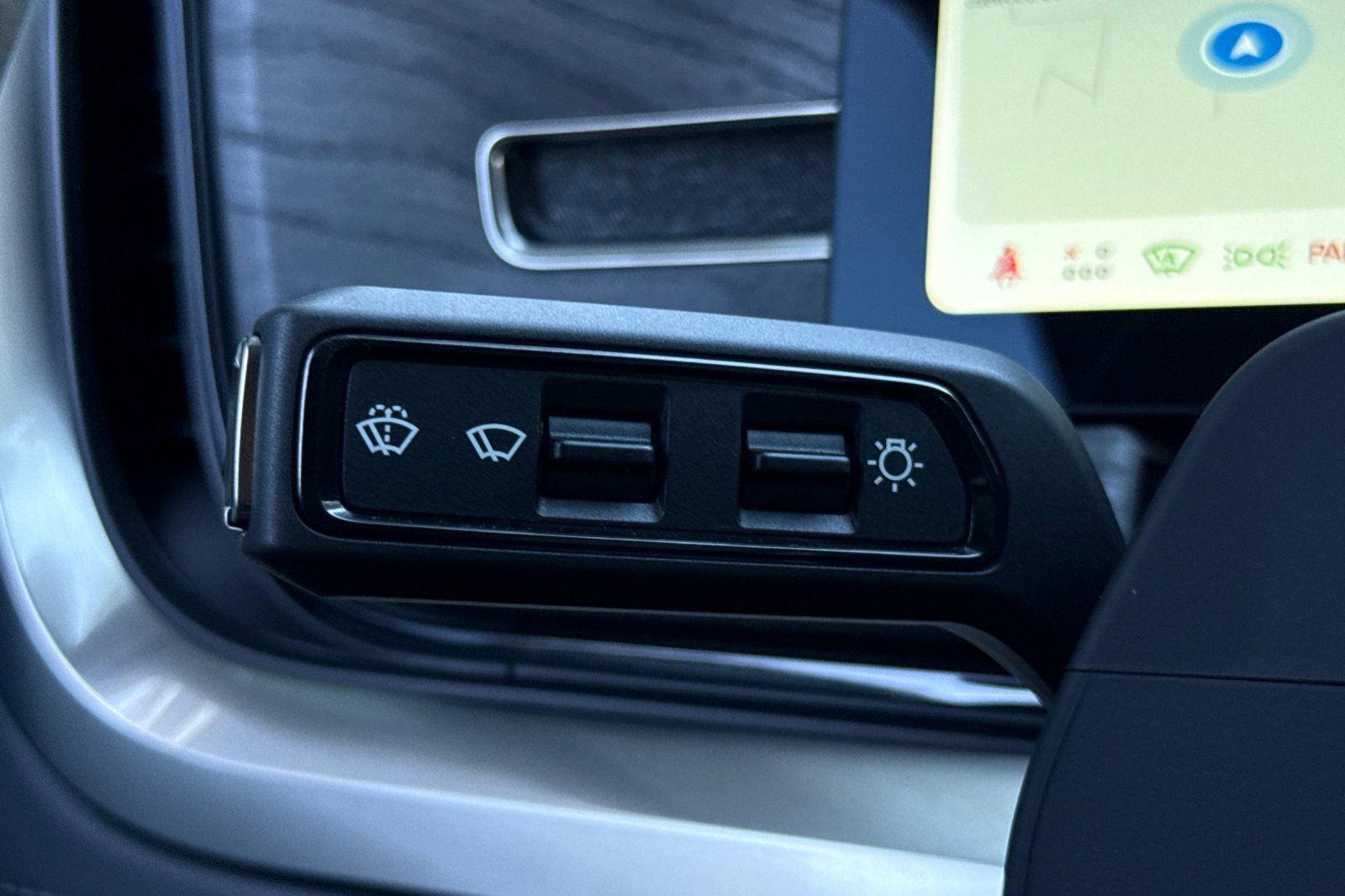 Used 2025 Rivian R1T Adventure image 29