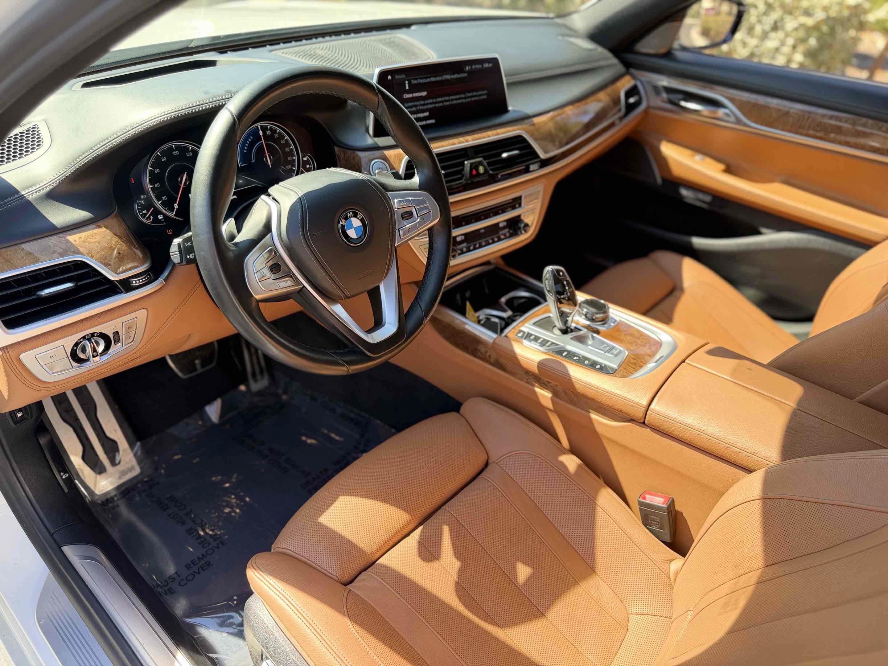 Used 2018 BMW 740e xDrive AWD/4WD image 19