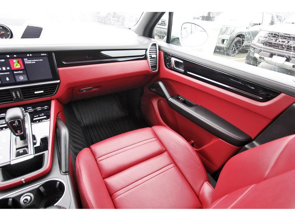 Used 2021 Porsche Cayenne AWD/4WD image 10