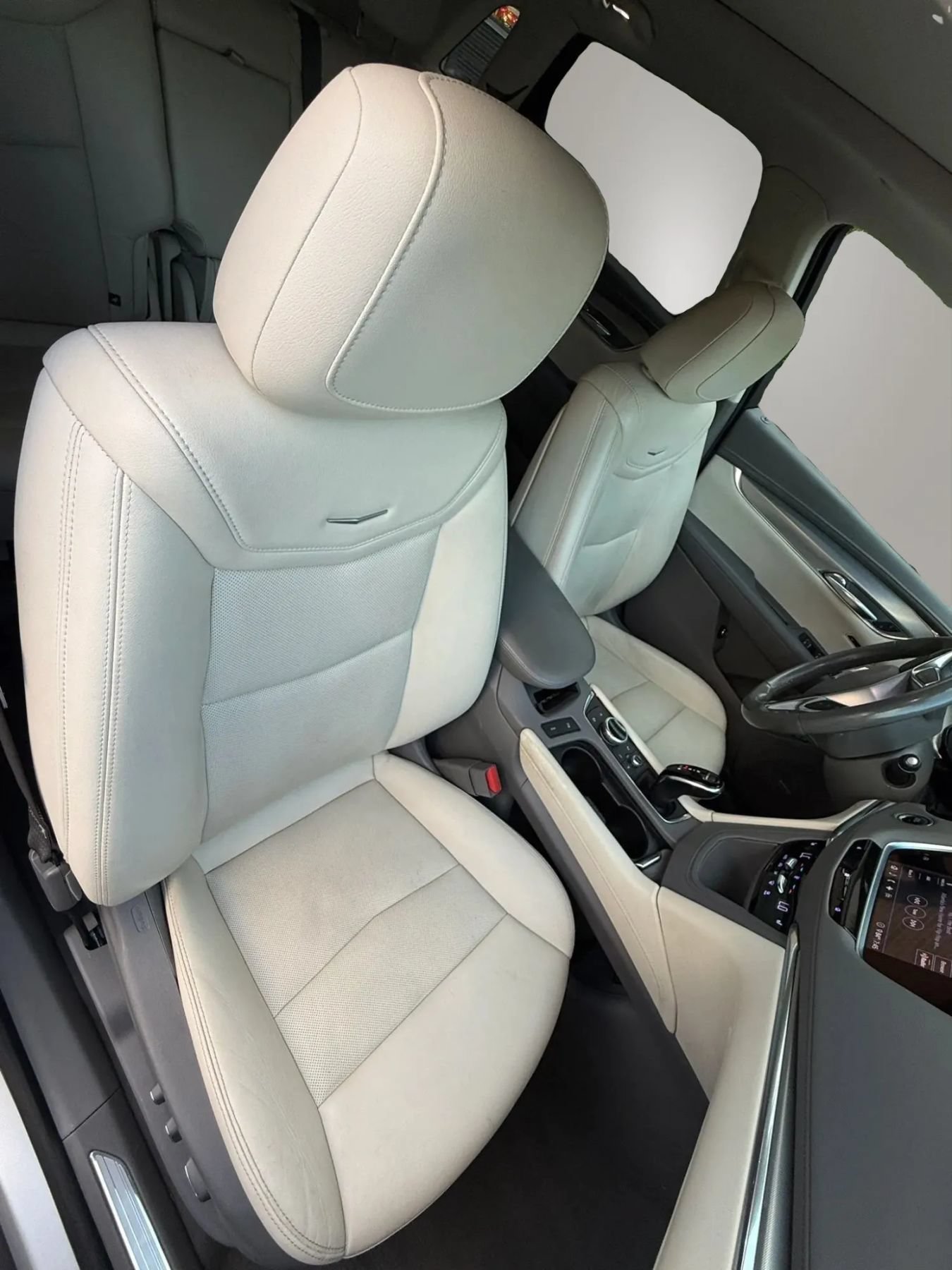 Used 2020 Cadillac XT5 Premium Luxury FWD image 17