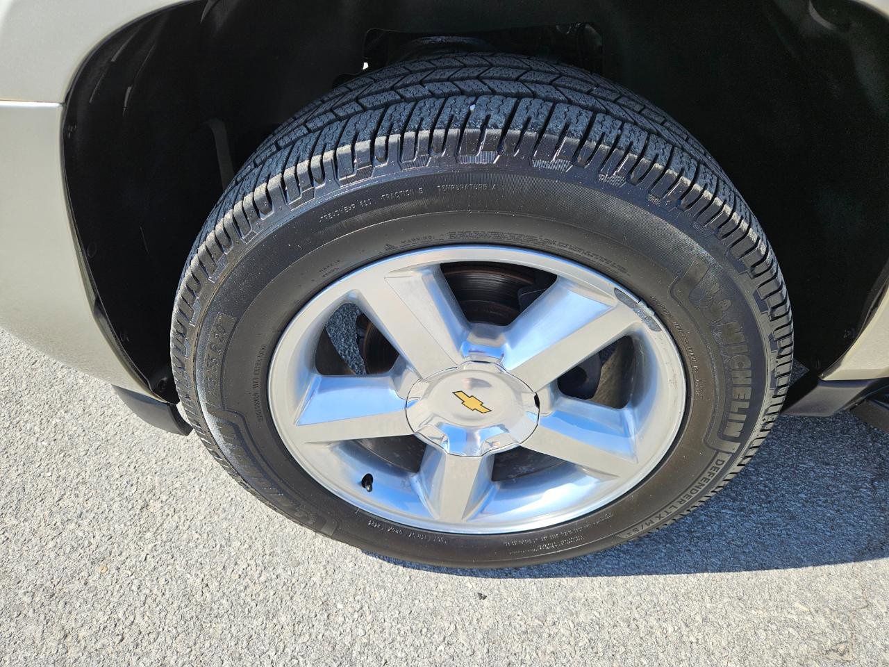 Used 2013 Chevrolet Suburban LTZ AWD/4WD image 10