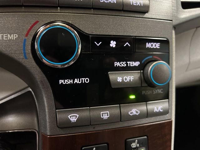 Used 2012 Toyota Venza XLE image 30